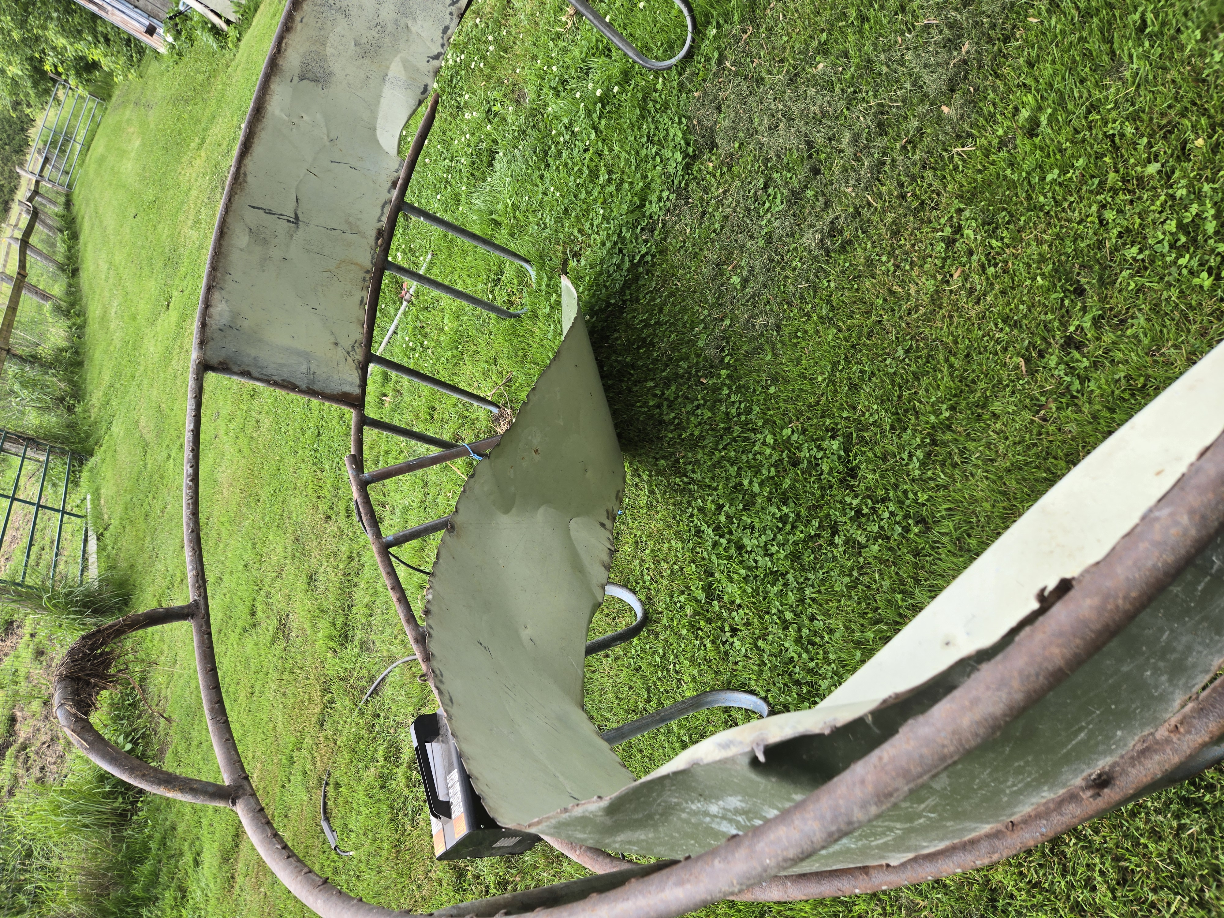 broken-horse-feeder-1